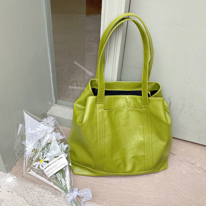 Commuter Travel Cream White Shoulder Bag - Image 4