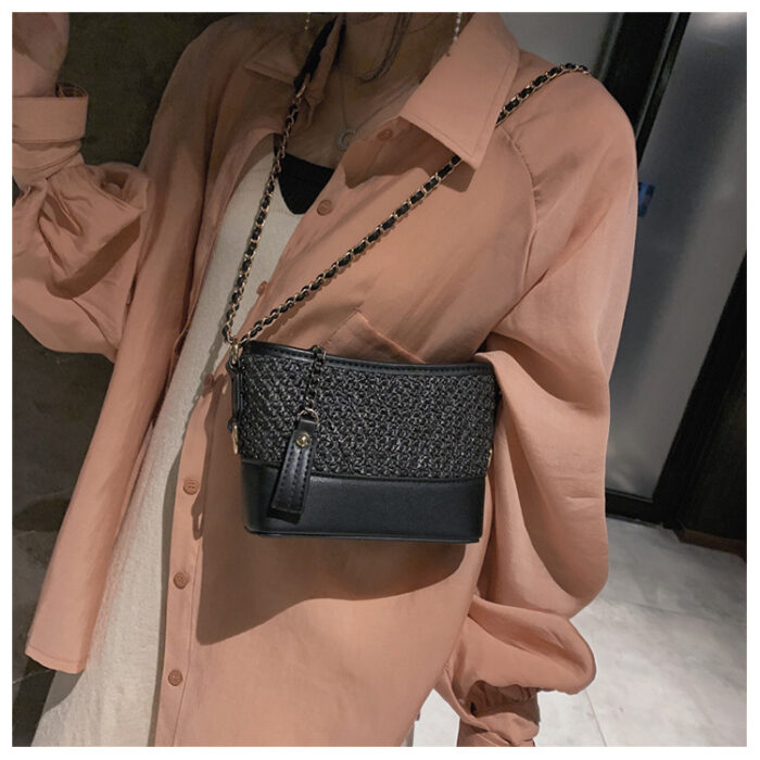 Crossbody straw bag - Image 1
