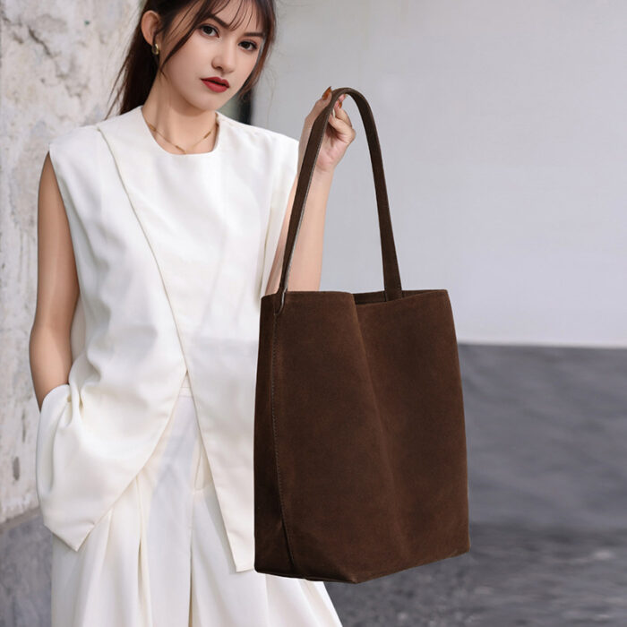 Women's Leather Commuter Shoulder Bag - Image 2