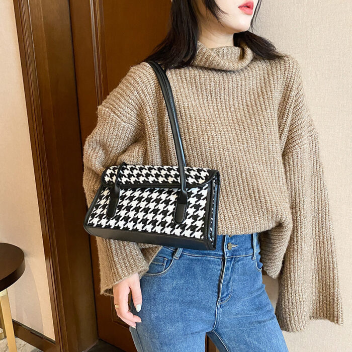 Women's  Underarm Baguette Shoulder Bag - Image 6