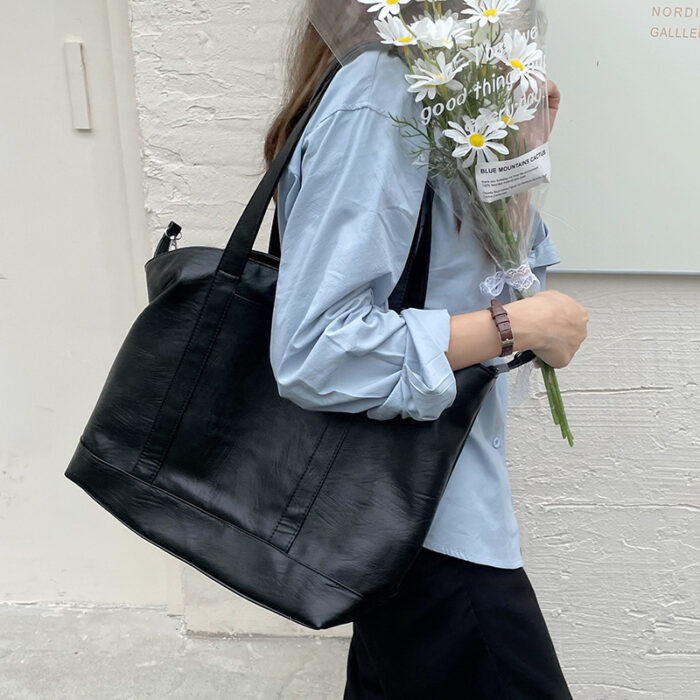 Commuter Travel Cream White Shoulder Bag - Image 1