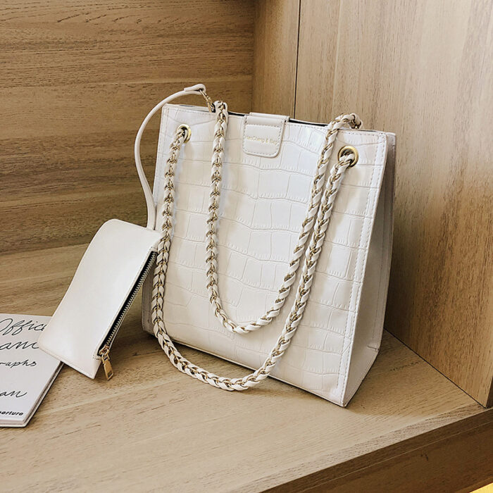Chain all-match tote bag - Image 1