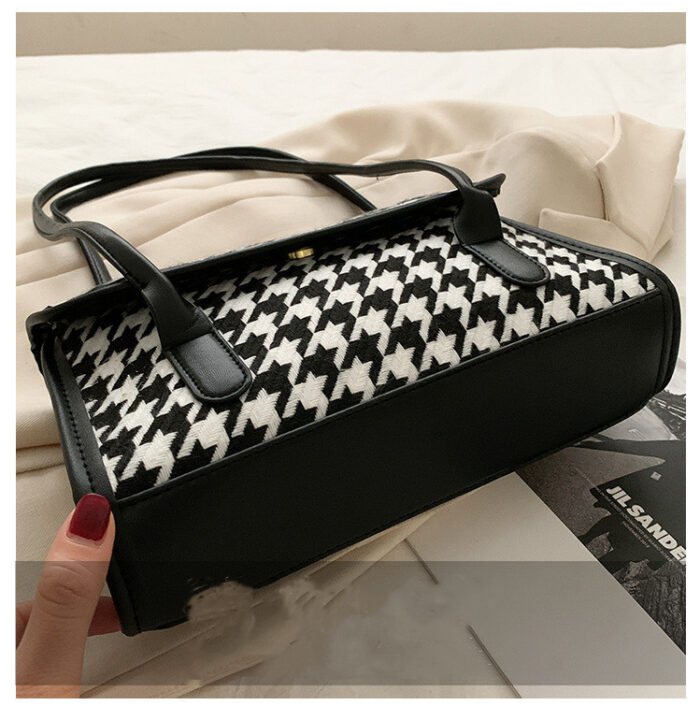 Women's  Underarm Baguette Shoulder Bag - Image 3