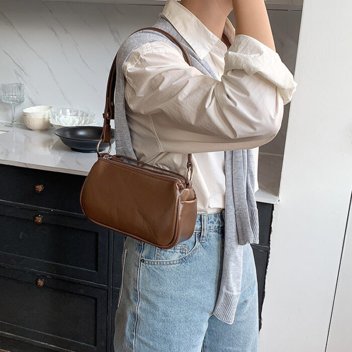 Fashion Shoulder Women's Underarm Baguette Bag - Image 1